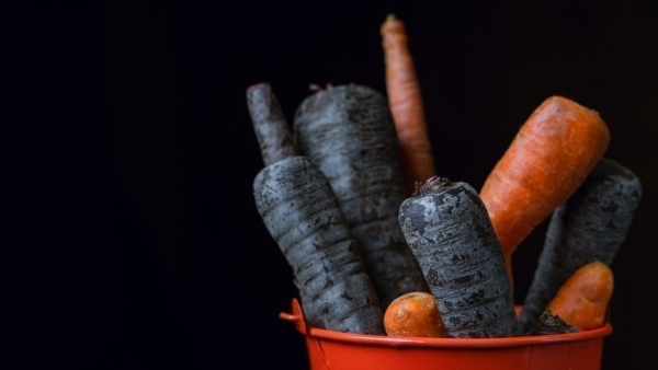 Black or red carrots