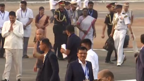 President Draupadi Murmu i