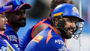 IPL 2026: ଟସ୍ ଜିତିଲା ମୁମ୍ବାଇ ଇଣ୍ଡିଆନ୍ସ, ବ୍ୟାଟିଂ କରିବ KKR, ସୂର୍ଯ୍ୟ ପ୍ଲେଇଙ୍ଗ XIରୁ ଆଉଟ୍