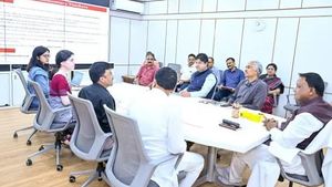 ମୁଖ୍ୟମନ୍ତ୍ରୀଙ୍କ ବଡ଼ ନିଷ୍ପତ୍ତି; ଚୁକ୍ତିଭିତ୍ତିକ ସ୍କିମାଟିକ୍ ଜୁନିୟର ଶିକ୍ଷକଙ୍କୁ ନିୟମିତ କର୍ମଚାରୀ ମାନ୍ୟତା