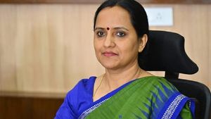 ବିଜେଡିରେ ସାମିଲ ହେଲେ ସୁଜାତା, ବଡ଼ ବୟାନ ଦେଲେ ଶ୍ରୀଯୁକ୍ତ ନବୀନ ପଟ୍ଟନାୟକ