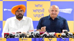 ਪੰਜਾਬ ਅੰਦਰ ED ਰੇਡਾਂ ’ਤੇ ਸਿਸੋਦੀਆ ਦਾ ਵੱਡਾ ਬਿਆਨ, ਕਿਹਾ- ਚੋਣਾਂ ਤੋਂ ਪਹਿਲਾਂ PM ਮੋਦੀ ਭੇਜਦੇ ਹਨ ED ਨੂੰ