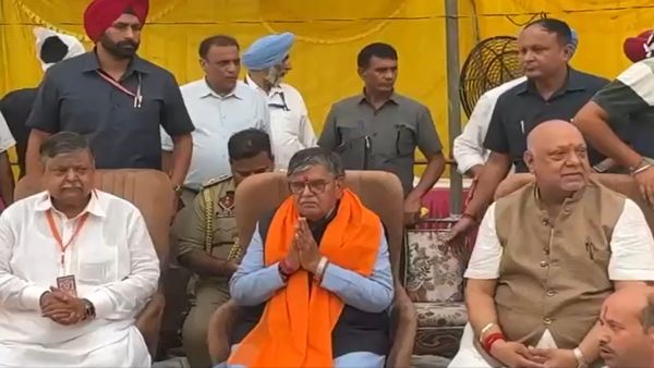 ਜਲੰਧਰ 'ਚ ਸ਼ੁਰੂ ਹੋਇਆ 'ਸੋਢਲ ਮੇਲਾ', ਰਾਜਪਾਲ ਗੁਲਾਬ ਚੰਦ ਕਟਾਰੀਆ ਨੇ ਵੀ ਟੇਕਿਆ ਮੱਥਾ, ਲੱਖਾਂ ਸ਼ਰਧਾਲੂ ਹੋਏ ਨਤਮਸਤਕ
