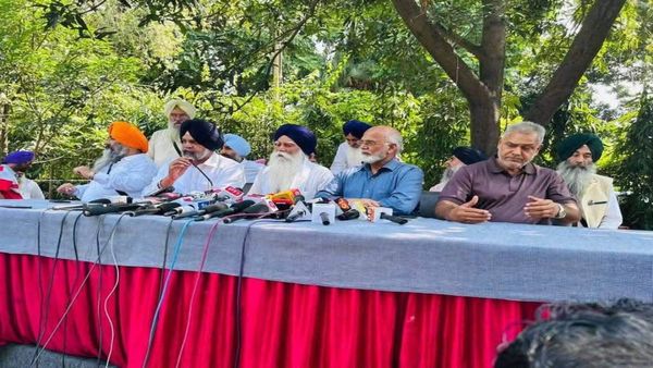 ਮਜੀਠੀਆ ਤੋਂ ਪੁੱਛਗਿੱਛ ਕਰਨ ਵਾਲੇ ਸਾਬਕਾ ED ਅਫਸਰ ਨਿਰੰਜਨ ਸਿੰਘ ‘ਵਾਰਿਸ ਪੰਜਾਬ ਦੇ’ ’ਚ ਸ਼ਾਮਲ