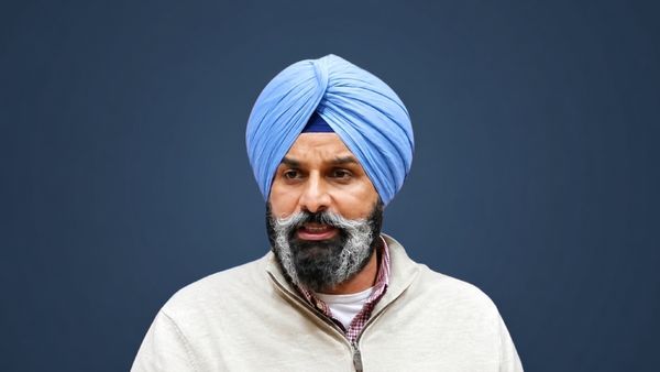 6000 ਕਰੋੜ ਡਰੱਗ ਮਾਮਲਾ: ਮਜੀਠੀਆ ਅਤੇ ਜਗਦੀਸ਼ ਭੋਲਾ ਤੋਂ ਆਹਮੋ-ਸਾਹਮਣੇ ਪੁੱਛਗਿੱਛ ਕਰੇਗੀ SIT! ਦੋਵਾਂ ਨੂੰ ਸੰਮਨ ਜਾਰੀ।