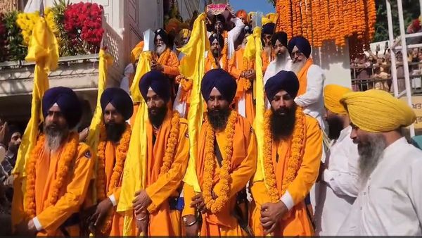 ਸ਼੍ਰੀ ਗੁਰੂ ਰਾਮਦਾਸ ਜੀ ਦੇ ਪ੍ਰਕਾਸ਼ ਪੁਰਬ ਦੀਆਂ ਰੌਣਕਾਂ, ਸ੍ਰੀ ਦਰਬਾਰ ਸਾਹਿਬ ਤੋਂ ਸਜਾਇਆ ਵਿਸ਼ਾਲ ਨਗਰ ਕੀਰਤਨ