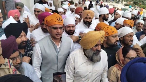 ਪੰਜਾਬ ਕਾਂਗਰਸ ਦਾ ਪ੍ਰਧਾਨ ਬਣਕੇ ਦਿੱਲੀਓਂ ਪਰਤੇ ਪ੍ਰਗਟ ਸਿੰਘ, ਸਚਿਨ ਪਾਇਲਟ ਨਾਲ ਦਰਬਾਰ ਸਾਹਿਬ ਵਿਖੇ ਹੋਏ ਨਤਮਸਤਕ