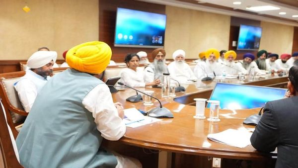 ਕੌਮੀ ਇਨਸਾਫ਼ ਮੋਰਚੇ ਨਾਲ CM ਮਾਨ ਦੀ ਮੀਟਿੰਗ, CM ਮਾਨ ਦਾ ਬਿਆਨ - ਬੰਦੀ ਸਿੱਖਾਂ ਦੀ ਰਿਹਾਈ ਲਈ ਹਰ ਕਾਨੂੰਨੀ ਰਾਹ ਅਪਣਾਵਾਂਗੇ