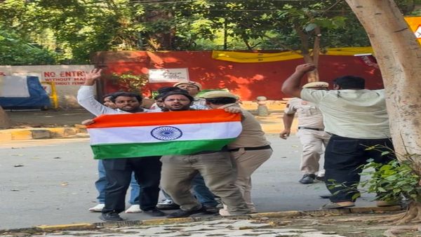 ਦਿੱਲੀ ਵਿੱਚ CJP ਦਾ ਪ੍ਰਦਰਸ਼ਨ, ਆਸ਼ੂਤੋਸ਼ ਰਾਂਕਾ ਤੇ ਸੌਰਵ ਦਾਸ ਨੂੰ ਪੁਲਿਸ ਨੇ ਲਿਆ ਹਿਰਾਸਤ ਵਿੱਚ