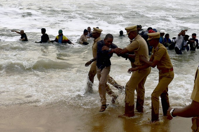 PHOTOS: Police Use Force To Break Chennai Marina Jallikattu Protest