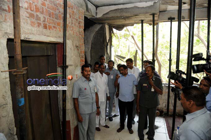 PHOTOS: Telangana CM KCR On Tuesday Has Visited The Andhra Jyothi Office