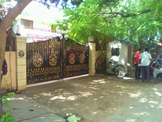 Image And Gallery: Income Tax Ride At Jaya TV Office In Chennai