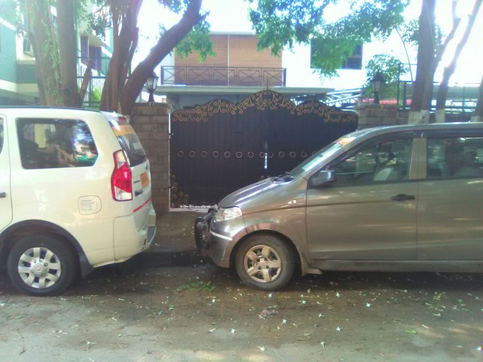 Image And Gallery: Income Tax Ride At Jaya TV Office In Chennai