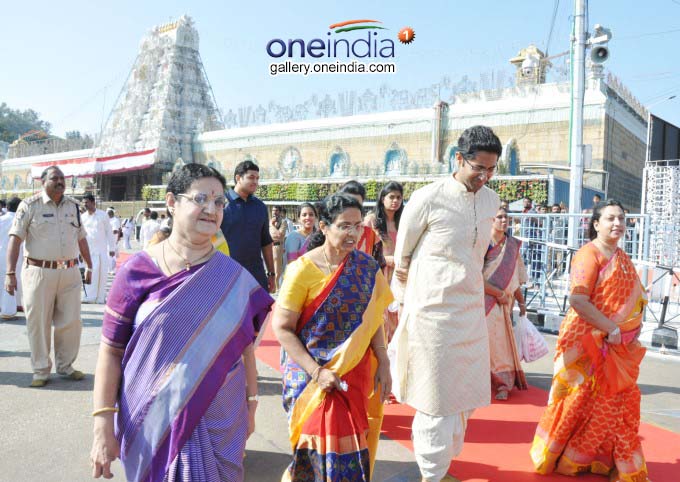 Photo Gallery: AP CM N Chandrababu Naidu Visits Tirumala With Family