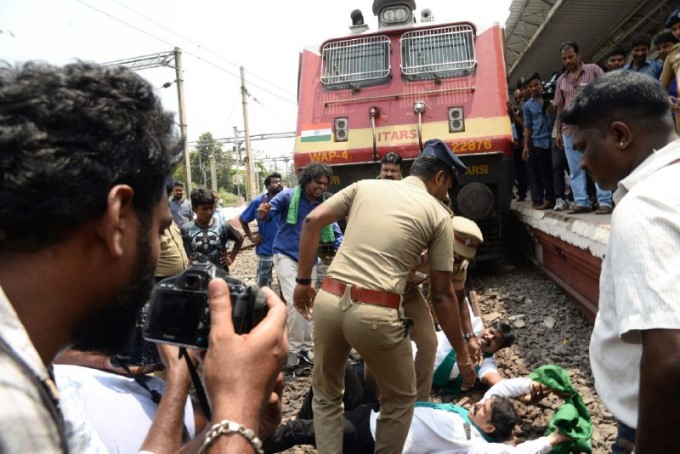 PHOTOS: Protests In Tamil Nadu For Cauvery Management Board