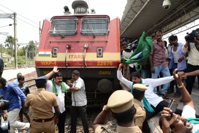 PHOTOS: Protests In Tamil Nadu For Cauvery Management Board