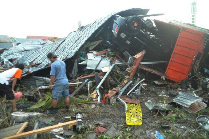 PHOTOS: Indonesia Earthquake And Tsunami