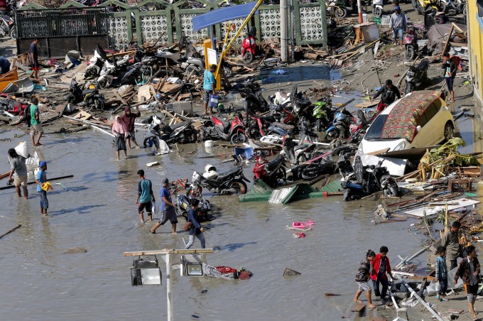 PHOTOS: Indonesia Earthquake And Tsunami