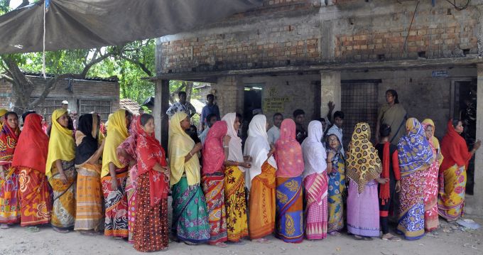 News in Photos (19 May 2019) | Photos of Top News Today - Oneindia Gallery