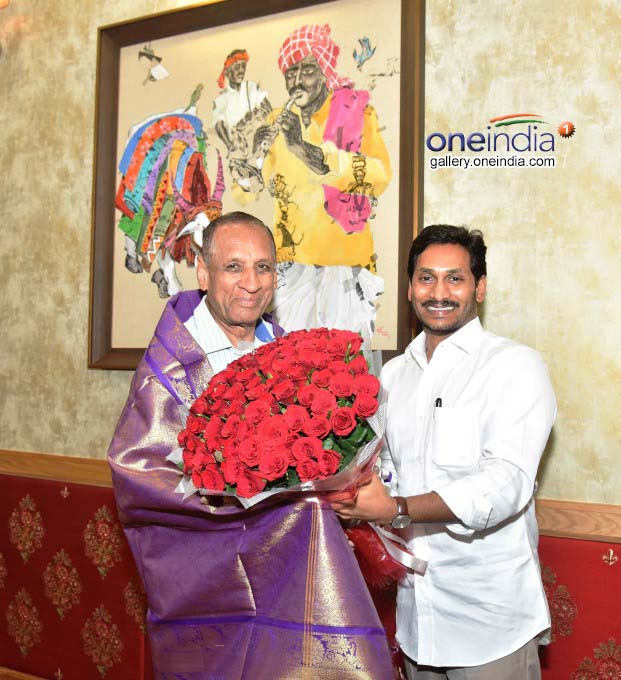 AP CM Jagan Mohan Reddy Meet Telangana CM KCR And Governor ESL Narasimhan
