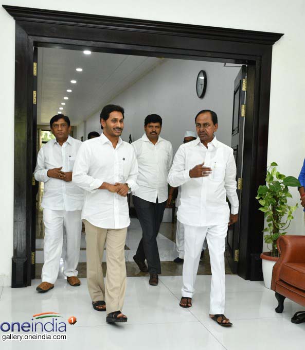 AP CM Jagan Mohan Reddy Meet Telangana CM KCR And Governor ESL Narasimhan