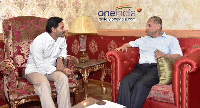 AP CM Jagan Mohan Reddy Meet Telangana CM KCR And Governor ESL Narasimhan