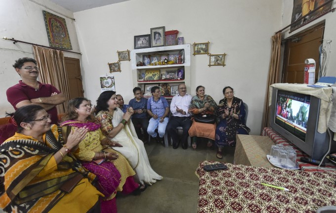 BJP Supporters Celebration on J&K Special Status Removal