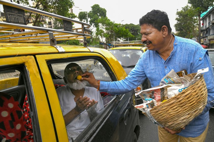 BJP Supporters Celebration on J&K Special Status Removal