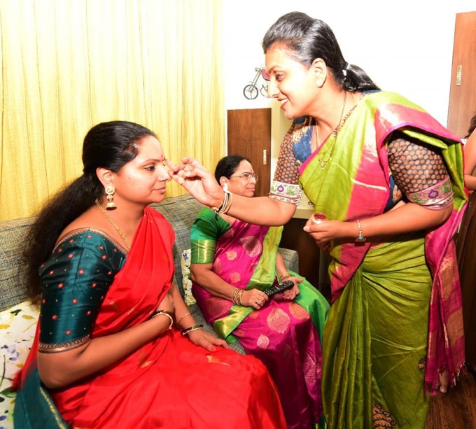 Telangana CM KCR With Family And MLA Roja Visits Athi Varadaraja Swamy Temple