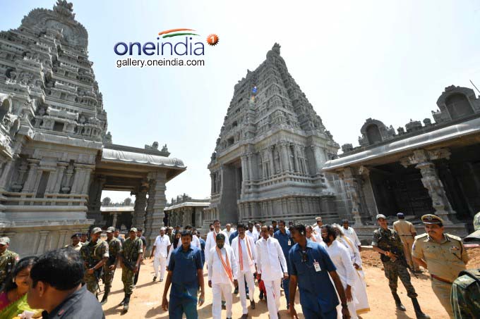 Telangana CM KCR Reviews Yadadri Temple Works