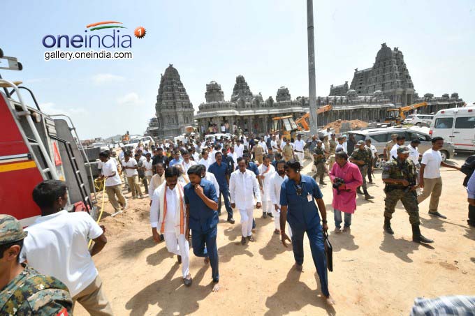 Telangana CM KCR Reviews Yadadri Temple Works