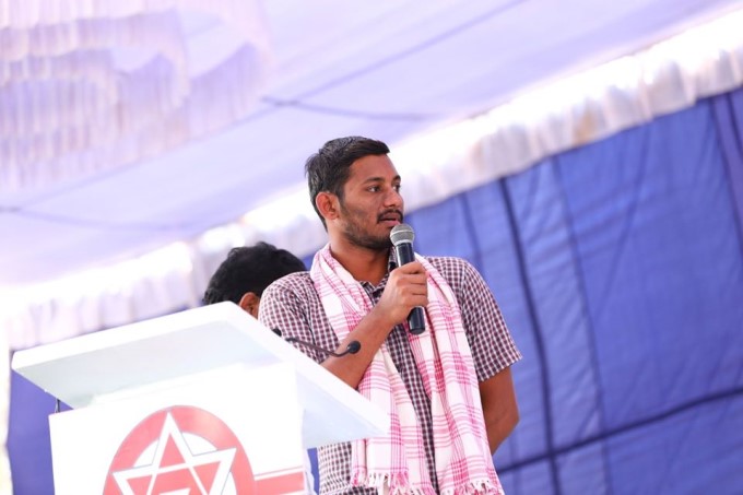 కాకినాడ రైతు సౌభాగ్య దీక్షలో పాల్గొన్న జనసేన అధినేత పవన్ కళ్యాణ్: ఫోటోలు