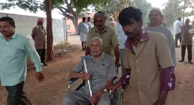 Karnataka Assembly By-Elections 2019 - Polling