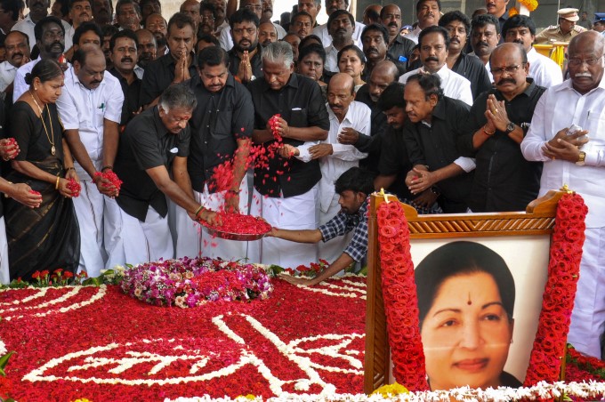 தமிழக முதல்வர் ஜெயலலிதாவின் மூன்றாம் ஆண்டு நினைவஞ்சலி