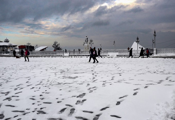 Heavy Snowfall In Jammu & Kashmir, Himachal Pradesh And Uttarakhand