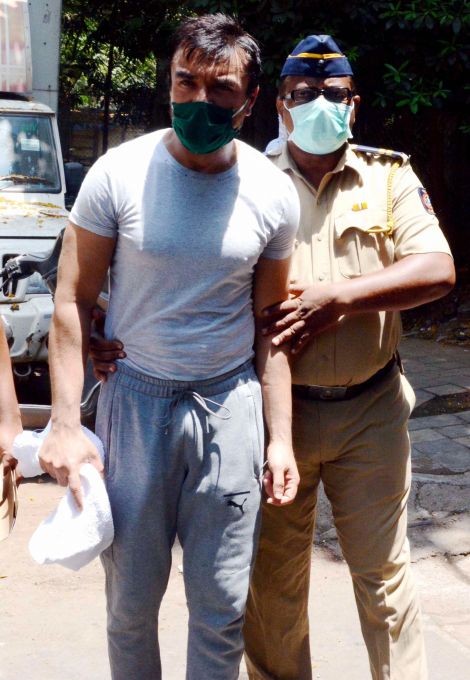 News in Photos (19 April 2020) | Photos of Top News Today - Oneindia Gallery