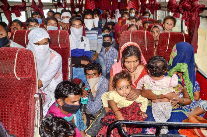 Stranded Migrant Workers Leave To Their Hometown Photos: HD Images ...