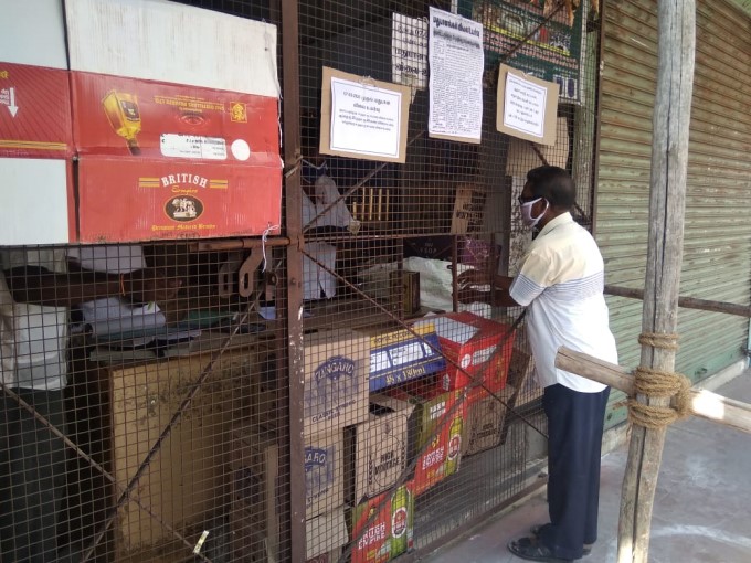 People Rush To Liquor Shops Opened In Major Parts Of India