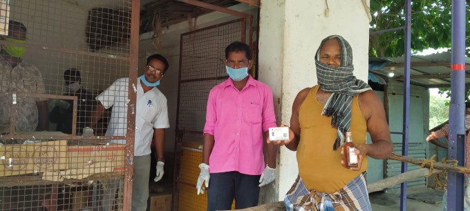 People Rush To Liquor Shops Opened In Major Parts Of India