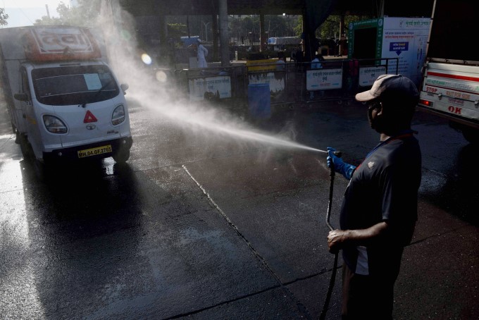 Mumbai APMC Market opened In Times Of Covid-19 Issue