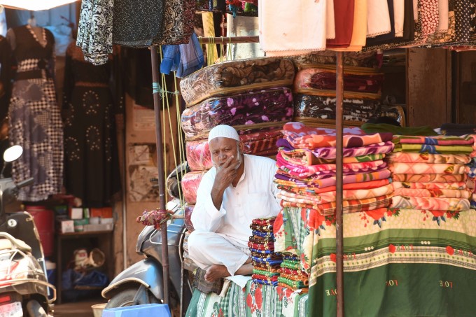 Markets reopen in New Delhi