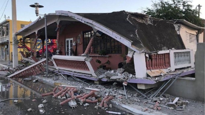Powerful 7.5 earthquake hits southern Mexico