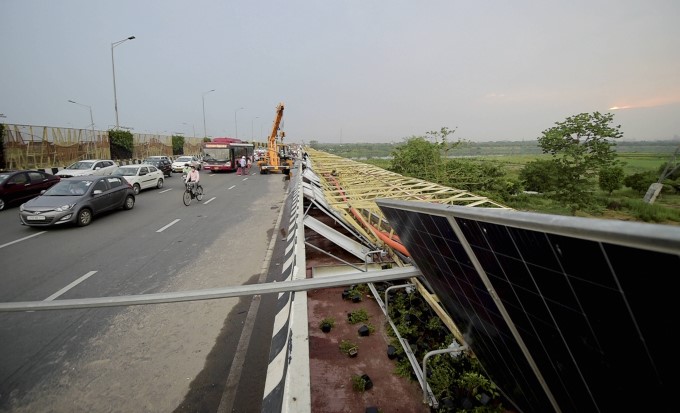 ఢిల్లీని కుదిపేసిన భారీ వర్షం మరియు ఇసుక తుఫాను