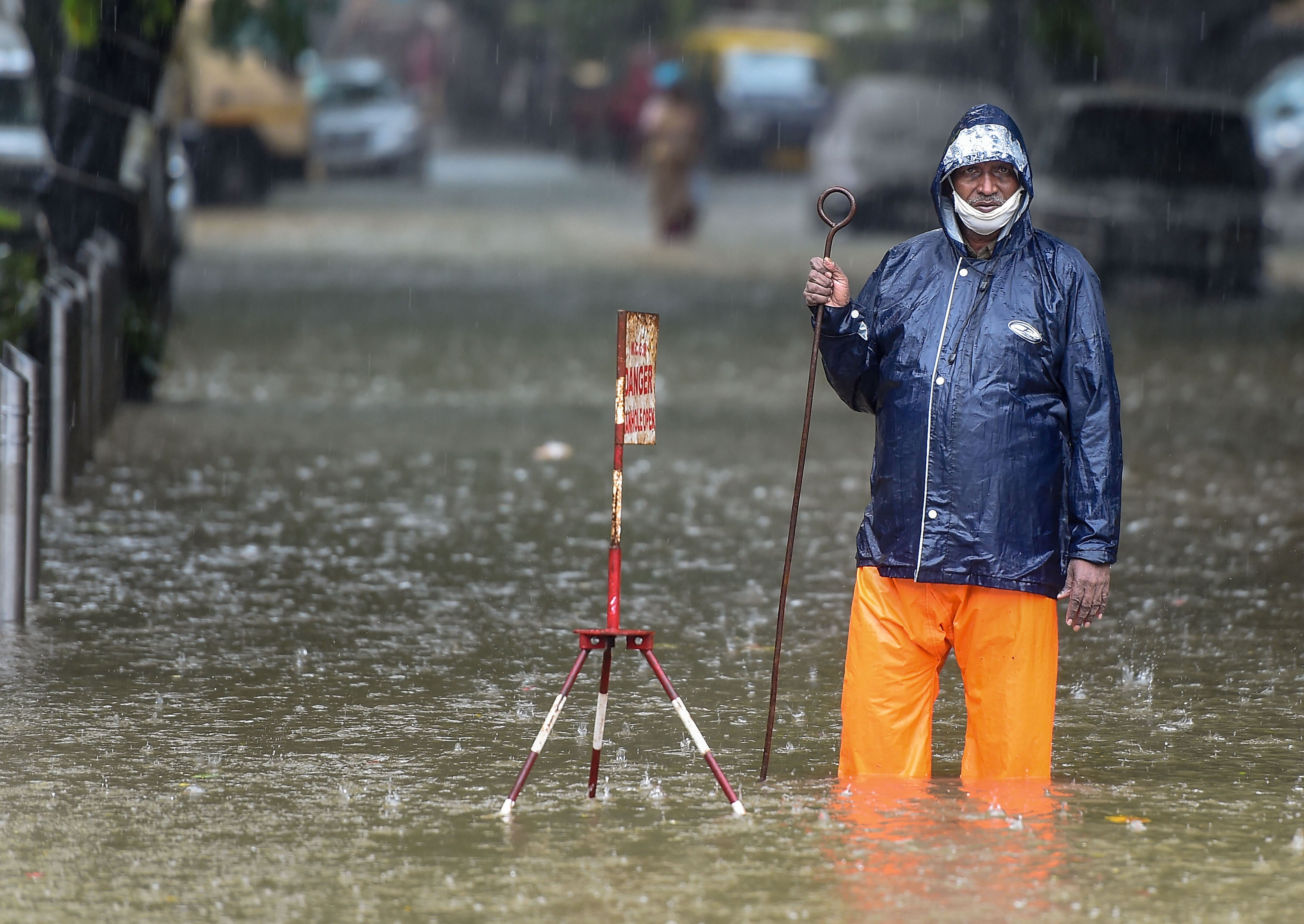 Heavy Rain Lashes Mumbai