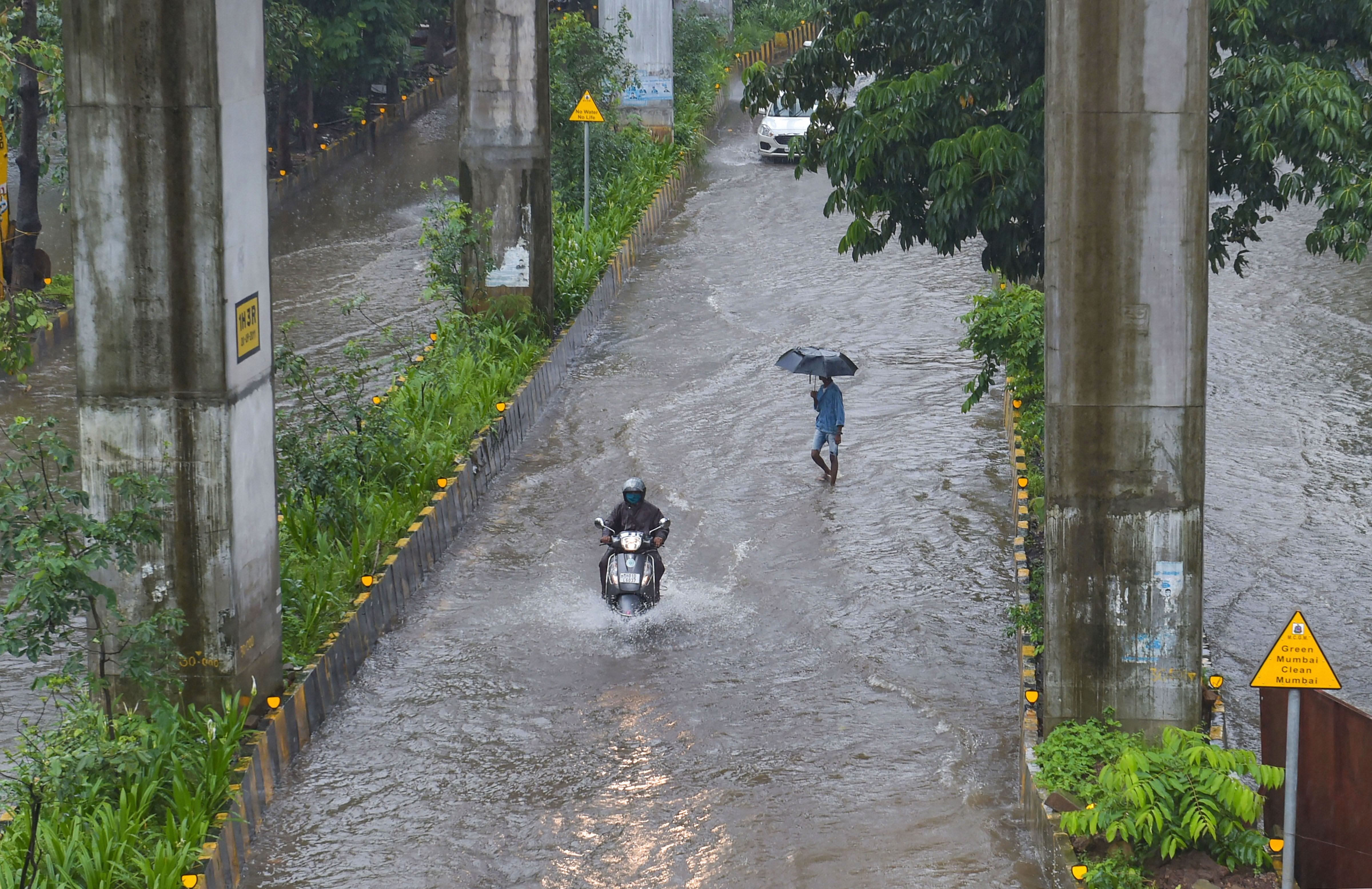 Heavy Rain Lashes Mumbai