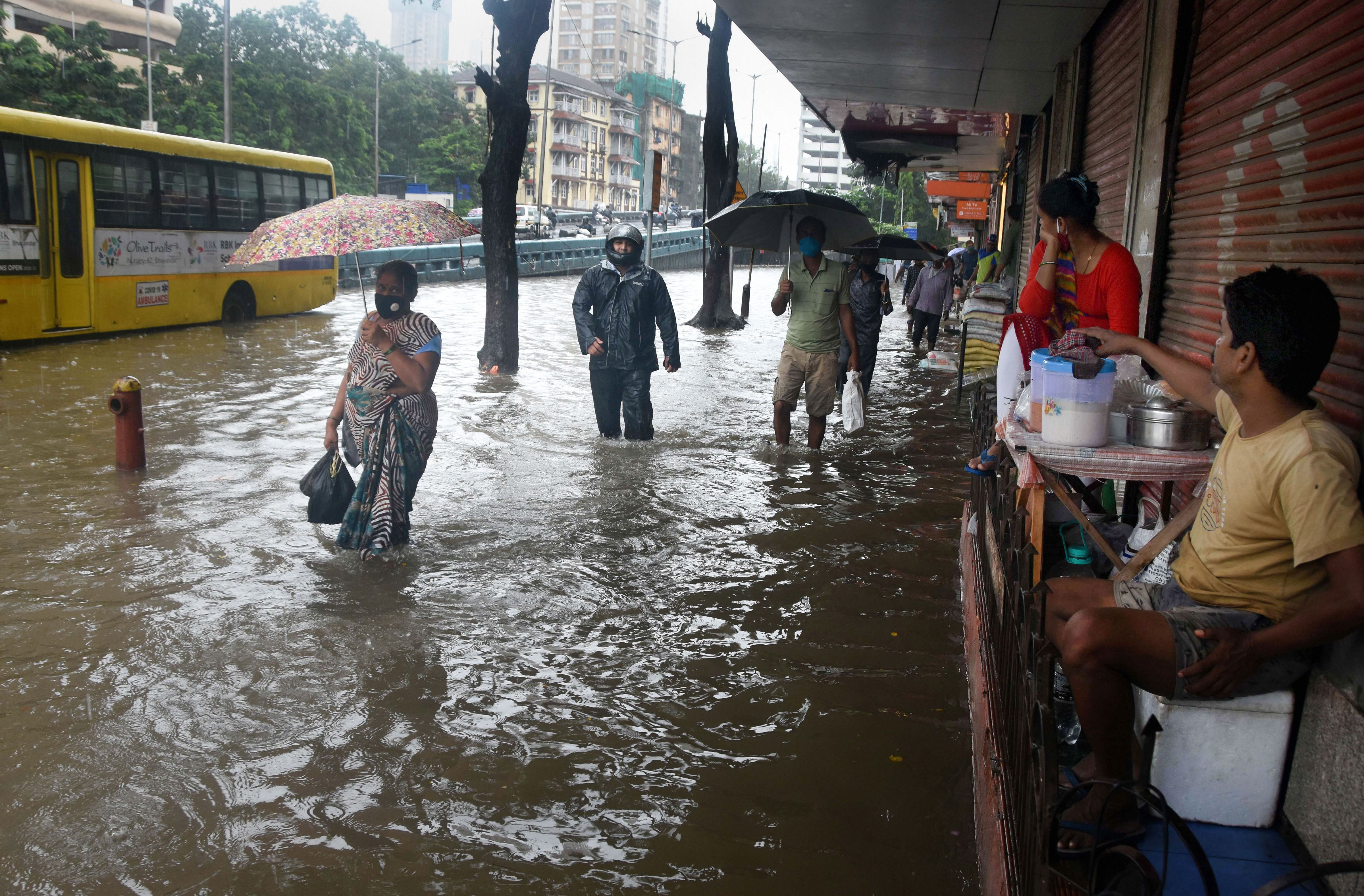 Heavy Rain Lashes Mumbai