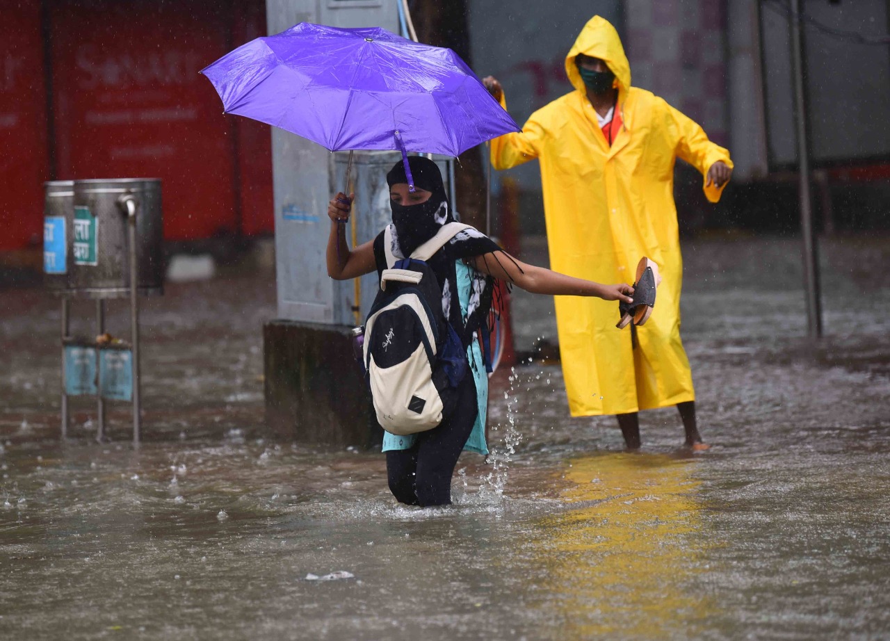Heavy Rain Lashes Mumbai