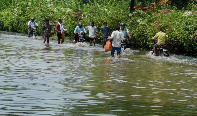 Waterlogging in Delhi roads Due To Rainfall
