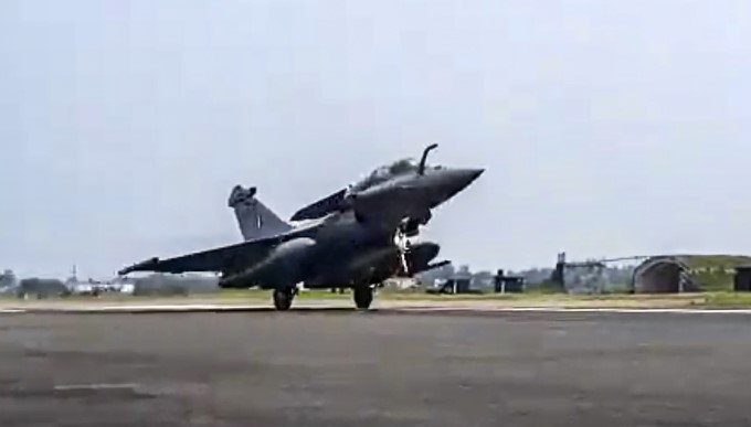 First batch of IAF Rafale aircrafts lands At Ambala airbase