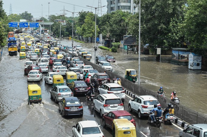 Heavy Traffic Jam In Delhi
